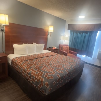 Room, 1 King Bed, Smoking