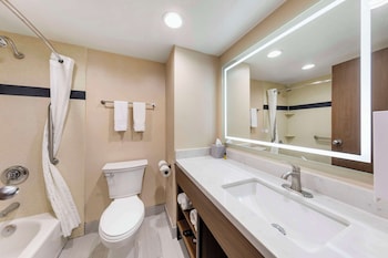 Standard Room, 1 King Bed, Non Smoking, Refrigerator & Microwave
