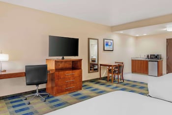 Standard Room, 2 Queen Beds, Non Smoking, Refrigerator & Microwave (Oversized Room)