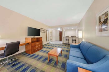 Suite, 2 Queen Beds, Non Smoking, Refrigerator & Microwave (with Sofabed)
