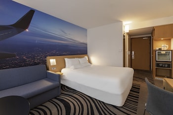 Executive Room, 1 Queen Bed with Sofa bed