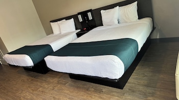 Standard Room, 2 Queen Beds, Non Smoking