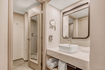 Executive Room, 1 King Bed