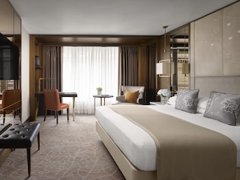Classic Room, 1 King Bed (Mayfair Floor)