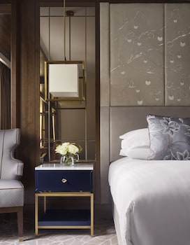Classic Room, 1 King Bed (Mayfair Floor)