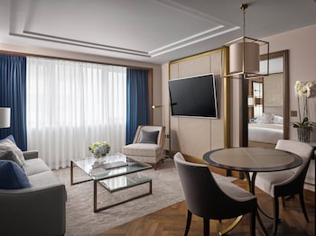 Suite, 1 Bedroom (Mayfair Floor)