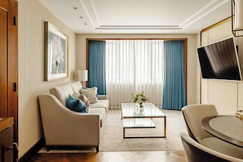 Junior Suite, 1 King Bed (Mayfair Floor)