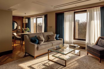 Suite (Prestige)