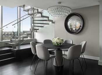 Suite (London)