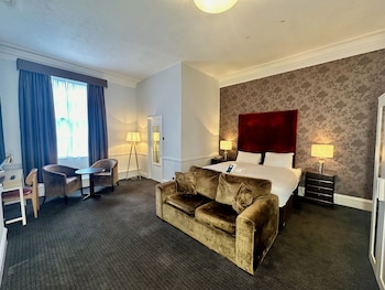 Executive Room, 1 King Bed, Non Smoking (Converts to 2 Twin Beds)