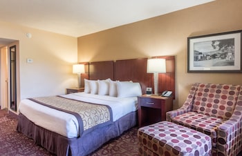 Deluxe Room, 1 King Bed, Balcony