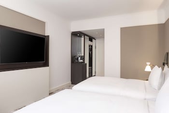 Deluxe Room, 2 Double Beds