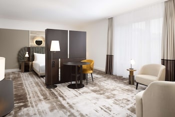 Junior Suite, 1 King Bed