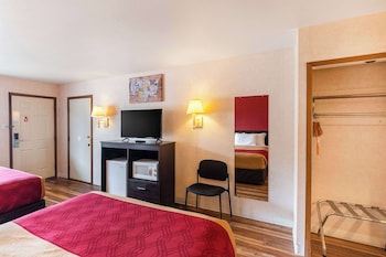 Standard Room, 2 Queen Beds, Non Smoking