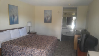 Economy Room, 1 King Bed