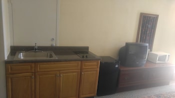 Economy Room, 1 King Bed