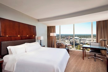 1 King Room, Skyline view, High floor