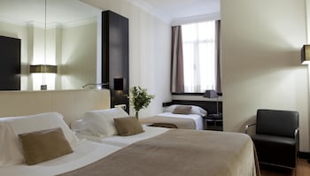 Family Room, Connecting Rooms (2 adults and 3 children)