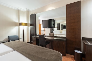 Family Room, Connecting Rooms (2 adults and 3 children)