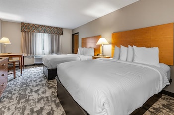 Standard Room, Multiple Beds, Accessible, Refrigerator & Microwave (1 king and 2 queen beds)