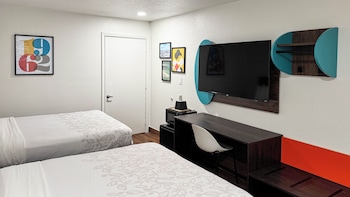 Deluxe Room, 2 Double Beds, Non Smoking, Refrigerator & Microwave