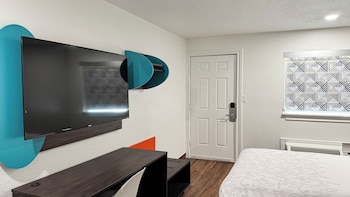 Deluxe Room, 2 Double Beds, Non Smoking, Refrigerator & Microwave