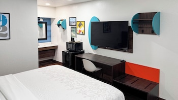 Deluxe Room, 1 King Bed, Non Smoking