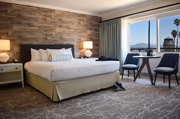 Room, 1 King Bed (Harborside)