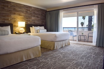Room, 2 Queen Beds, Balcony, Ocean View