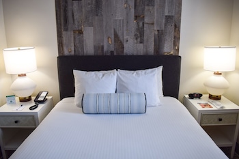 Junior Suite, 1 Queen Bed with Sofa bed (with Living Room)