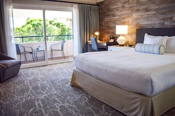 Room, 1 King Bed, Balcony, Ocean View (Harborside)