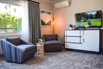 Room, 1 King Bed (Harborside)