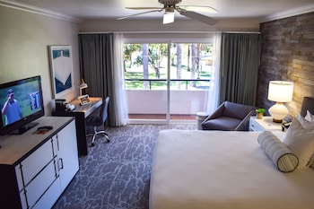 Room, 1 King Bed, Balcony (Parkside)