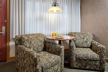 Deluxe Room, 1 King Bed, Fireplace