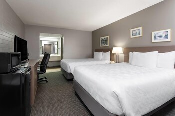 Room, 2 Queen Beds, Non Smoking, Ground Floor