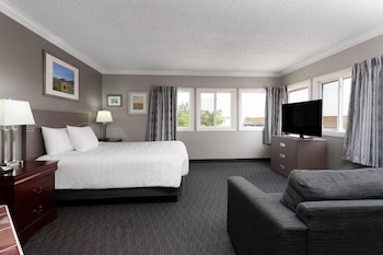 Suite, 1 Queen Bed, Non Smoking, Jetted Tub (Full Kitchen)