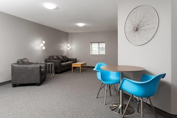 Suite, 1 King Bed, Non Smoking, Kitchen (Ground Floor)