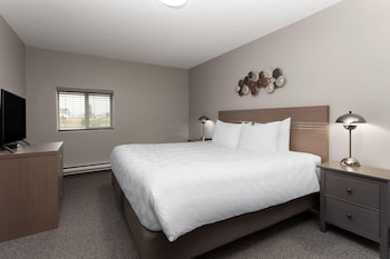 Suite, 1 King Bed, Non Smoking, Kitchen (Ground Floor)