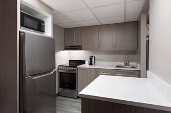 Deluxe Room, 2 Queen Beds, Smoking, Kitchen (Ground Floor)
