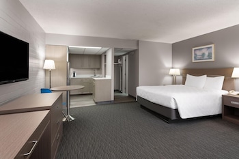 Deluxe Room, 1 King Bed, Non Smoking, Kitchen (Ground Floor)