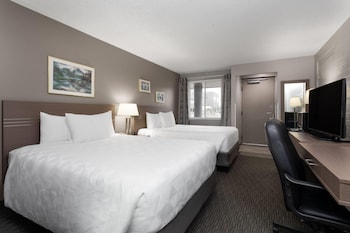 Room, 2 Queen Beds, Non Smoking, Ground Floor