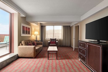 Suite, 1 King Bed, Jetted Tub