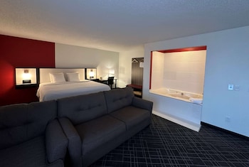Deluxe Studio Suite, 1 King Bed, Non Smoking