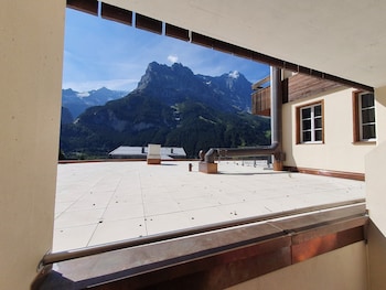 Double Room with partial Eiger view, Balcony