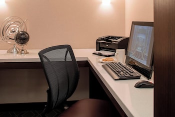 Deluxe Room, 1 King Bed (Guest, Club lounge access)