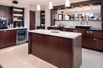 Deluxe Room, 1 King Bed (Guest, Club lounge access)