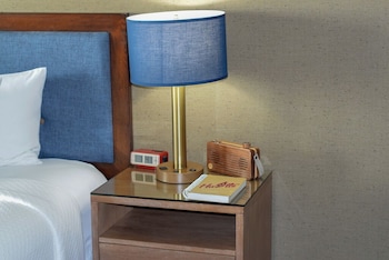 Room, 1 King Bed (Urban)