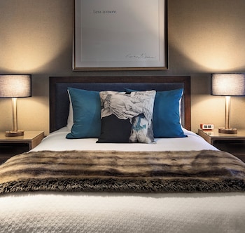 Room, 1 King Bed (Urban)