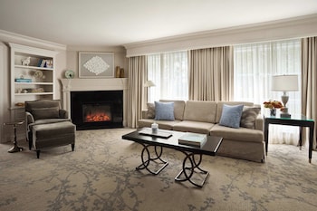 Suite, 1 King Bed (La Grande)