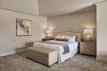 Suite, 1 King Bed (La Petite)